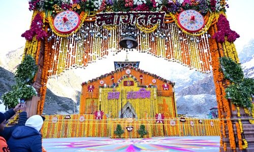 श्रद्धा, आस्था और दिव्यता की अद्भुत त्रिवेणी ग्यारहवें ज्योर्तिलिंग श्री केदारनाथ के कपाट विधि-विधान के साथ खुले﻿