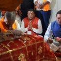 Champawat News देवीधूरा में वाराही धाम पुनर्निर्माण कार्य देखने पहुंचे मुख्यमंत्री धामी, छात्रों से भी की बातचीत