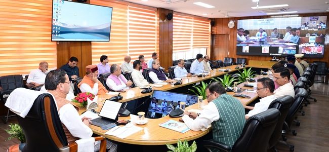 चारधाम यात्रा में रात्रि 10 बजे से सुबह 4 बजे तक यात्रा मार्गों पर वाहनों की आवाजाही पर रोक का सख्ती से पालन हो, मुख्यमंत्री ने दिए निर्देश