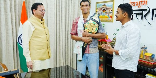 मुख्यमंत्री पुष्कर सिंह धामी से एमएफएन लाइटवेट विश्व चैम्पियन दिगंबर सिंह रावत ने की शिष्टाचार भेंट