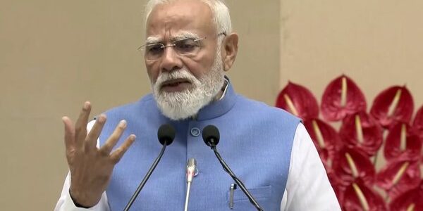 ₹2,400 करोड़ की सौगात, पीएम मोदी ने युवाओं के खातों में भेजी प्रोत्साहन राशि, बोले दुनिया की अगुवाई करेगा भारत का युवा