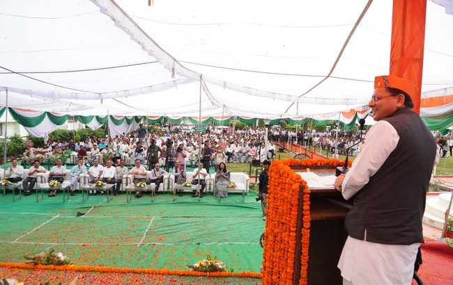 मुख्यमंत्री धामी ने सचिवालय संघ की नवनिर्वाचित कार्यकारिणी को दिलाई शपथ, कहा सचिवालय शासन व्यवस्था की आत्मा और जनविश्वास का प्रमुख केंद्र