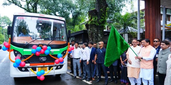 स्वच्छ, आधुनिक एवं पर्यावरण-अनुकूल परिवहन व्यवस्था के निर्माण के लिए सरकार प्रतिबद्ध : मुख्यमंत्री