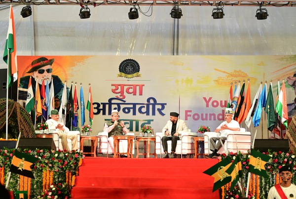 मुख्यमंत्री धामी ने देहरादून में यूथ फाउण्डेशन द्वारा आयोजित ‘युवा अग्निवीर संवाद’ कार्यक्रम में प्रतिभाग किया, पूर्व सैनिकों तथा अग्निवीरों को होमस्टे स्थापित करने के लिए विशेष अनुदान की घोषणा