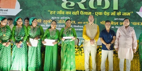 ‘हर गाँव का यही पैगाम- एक पेड़ माँ के नाम’: हरेला पर्व पर उत्तराखण्ड में हुआ भव्य वृक्षारोपण अभियान, प्रदेश में 40 वन प्रभागों के 3791 स्थलों पर रोपे गए पौधे