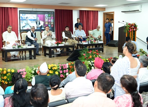 सीएम धामी बोले, देहरादून साइंस सिटी बनेगी विज्ञान और नवाचार का राष्ट्रीय केंद्र, विज्ञान एवं नवाचार नीति पर विशेषज्ञों के साथ किया सार्थक संवाद﻿