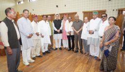 धामी ने पूरा किया उत्तराखण्ड के मुख्यमंत्री के रूप में सर्वाधिक कार्यकाल, पूर्व विधायकों और विभिन्न संगठनों ने दी बधाई
