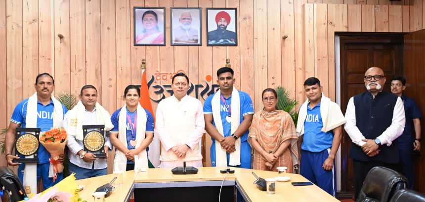 कॉमनवेल्थ गेम्स 2026 में उत्तराखंड के पदक विजेताओं और प्रशिक्षकों को मुख्यमंत्री धामी ने किया सम्मानित