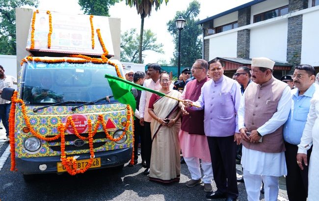 मुख्यमंत्री धामी बोले सरकार महिला, युवा और ग्रामीण उद्यमियों को आत्मनिर्भर बनाने के लिए समर्पित, देहरादून के 13 गांवों में खोला जाएगा स्वयं सहायता समूहों के उत्पाद विपणन के लिए राज्य स्तरीय विपणन केंद्र