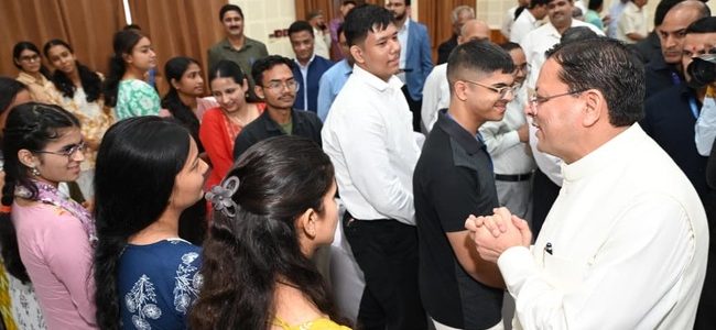 उत्तराखण्ड में 11 हजार छात्र-छात्राओं को निःशुल्क ऑनलाइन कोचिंग,   मुख्यमंत्री ने किया ‘मुख्यमंत्री युवा भविष्य निर्माण योजना’ का शुभारंभ